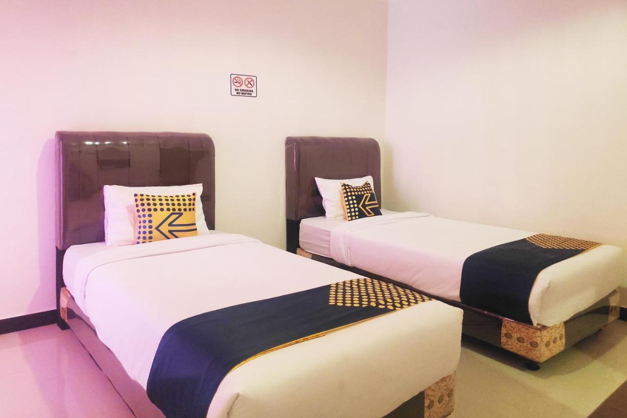 Oyo 2220 Pink'S Guest House Tarutung Exterior foto