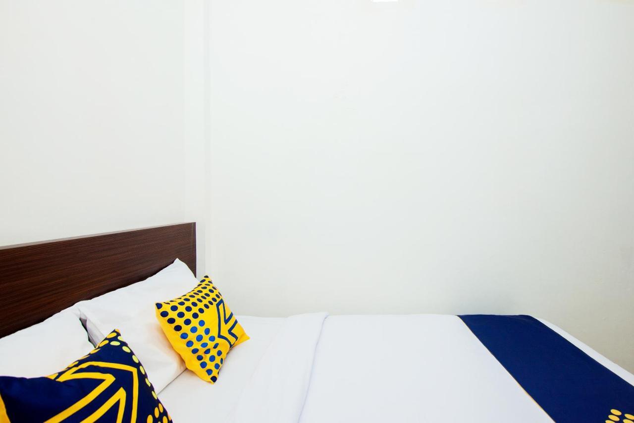 Oyo 2220 Pink'S Guest House Tarutung Exterior foto