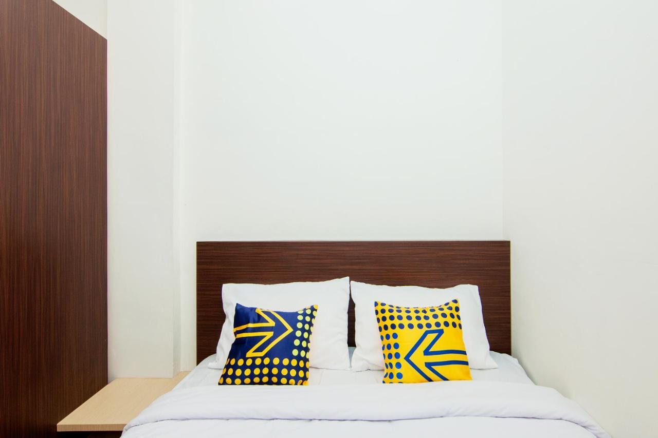 Oyo 2220 Pink'S Guest House Tarutung Exterior foto