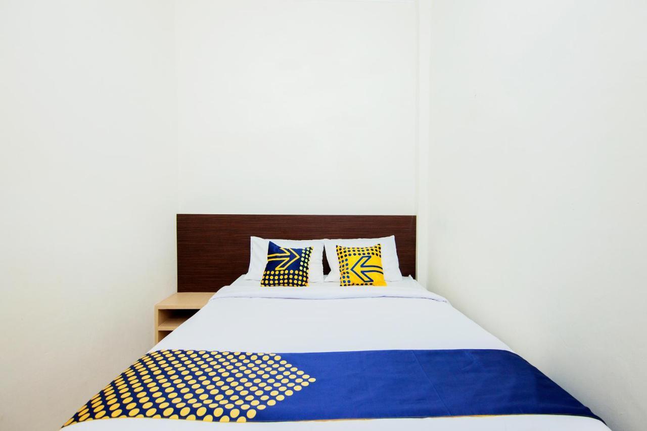 Oyo 2220 Pink'S Guest House Tarutung Exterior foto
