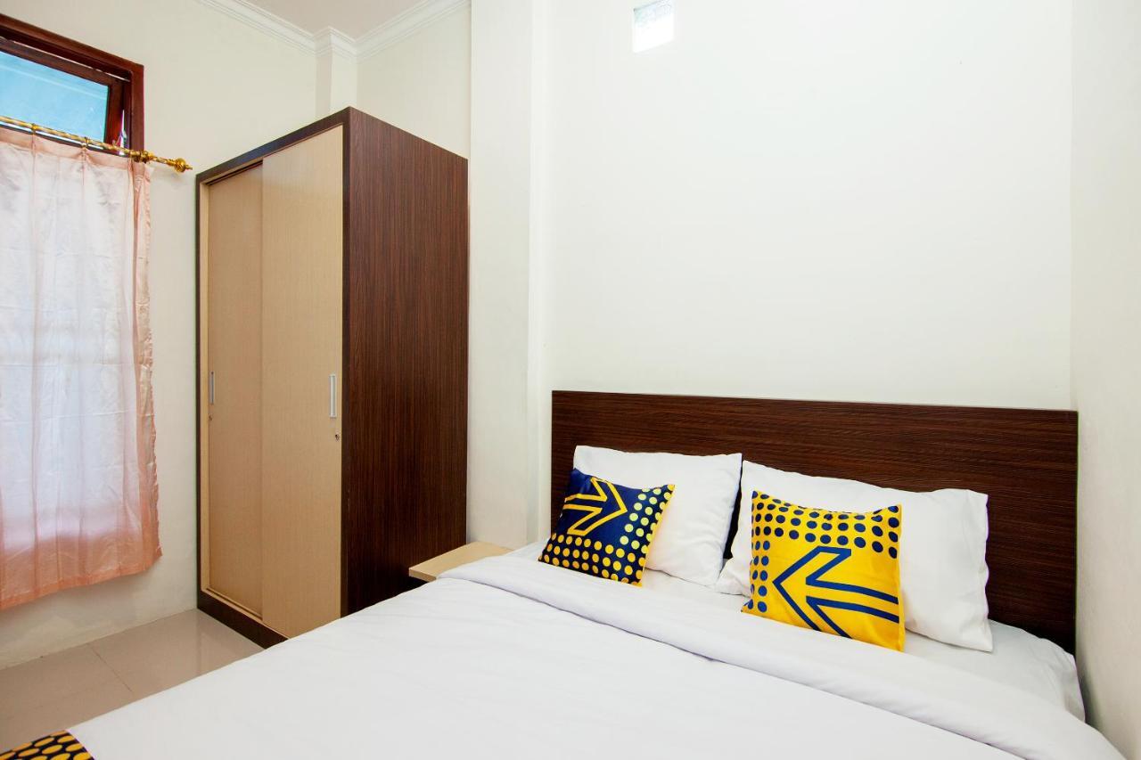 Oyo 2220 Pink'S Guest House Tarutung Exterior foto
